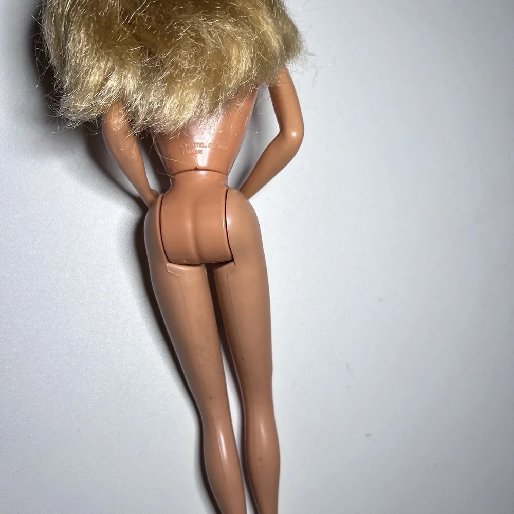 Vtg Barbie Doll‎ 1990s-era Twist N Turn classic 1966 body mold